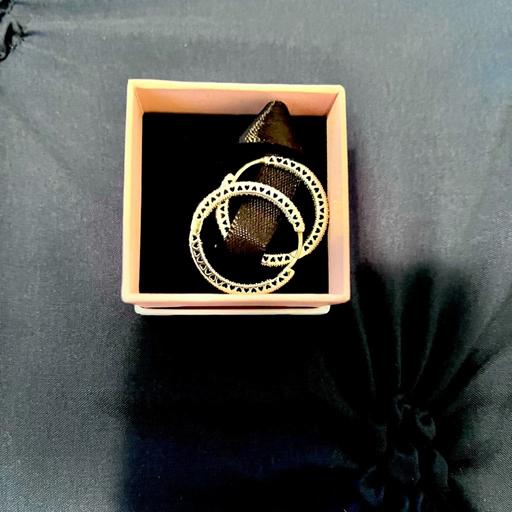 Pandora sparkle and hearts hoop earring’s